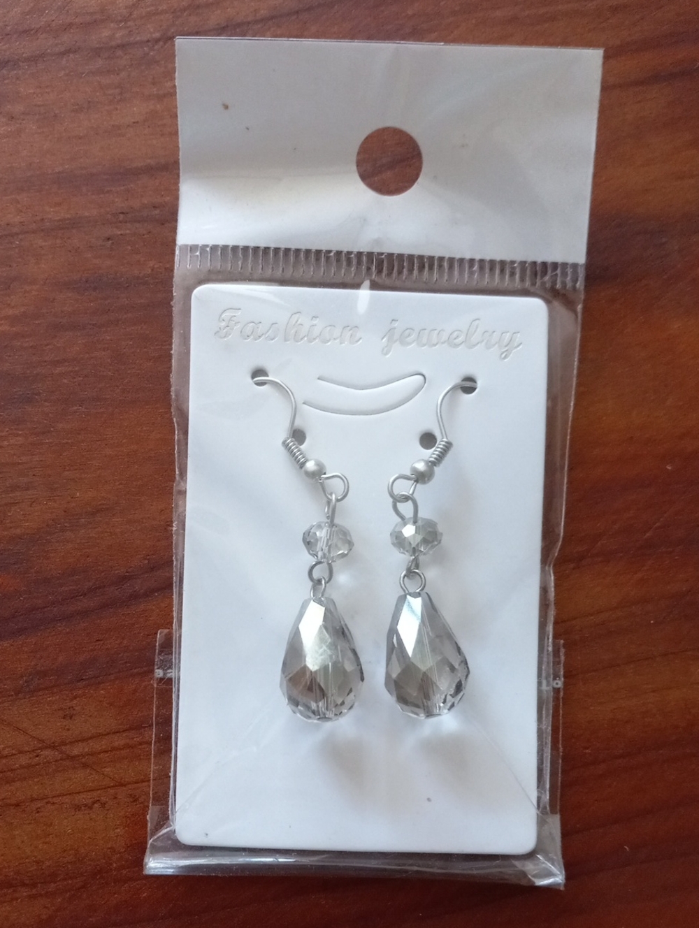 NWT Crystal Teardrop Dangle Earrings – Silver Tone Fashion Jewelry